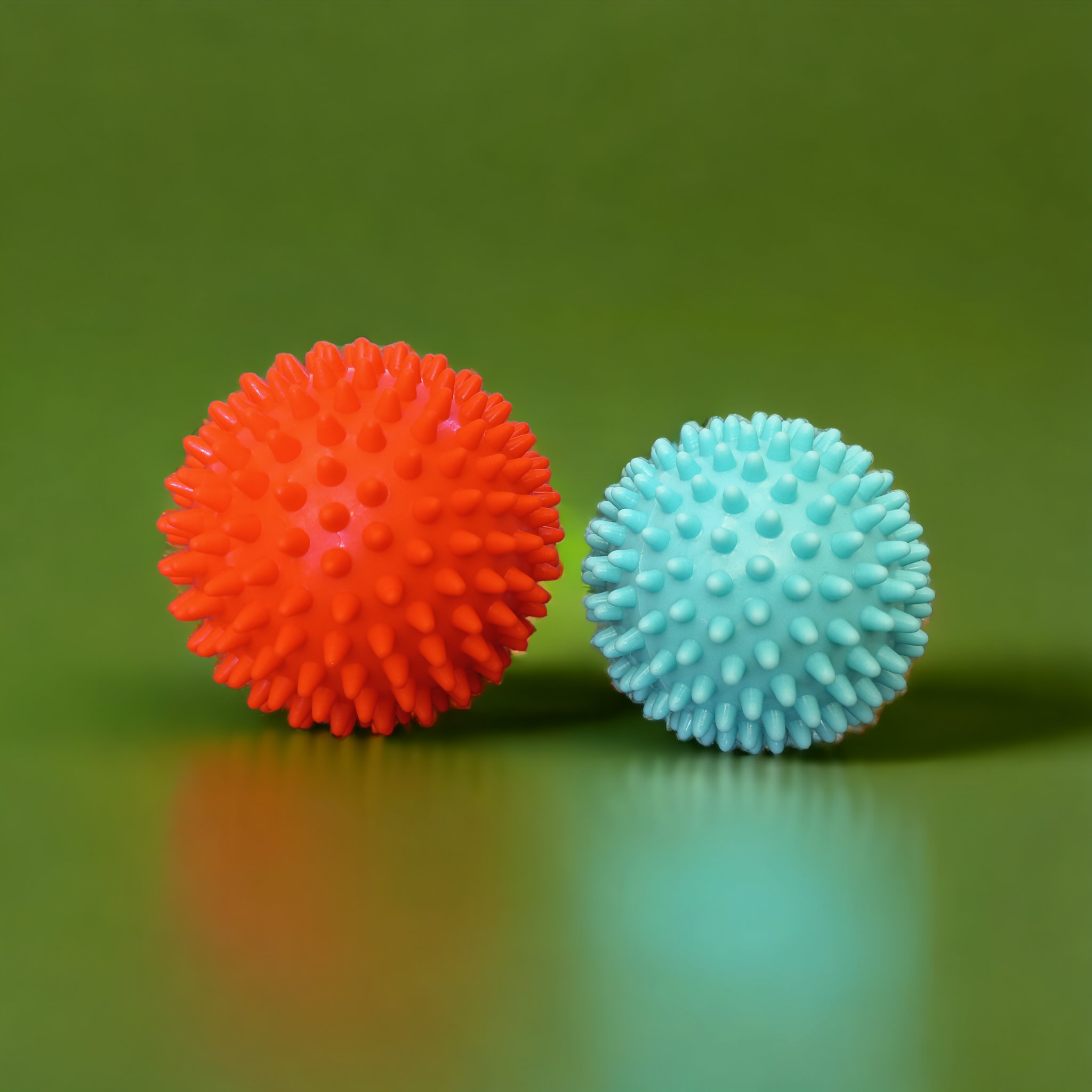 IGEL-MASSAGEBALL 2ER-SET – 7 &amp; 9 cm | Stressball • Handtherapieball • Fidgetball | HUMANWERKSTATT