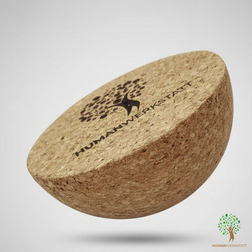 BALANCE HALBKUGEL GROSS – Ø12,5 cm | FSC Naturkork • Gleichgewicht &amp; Mobilität • inkl. Stofftasche | HUMANWERKSTATT